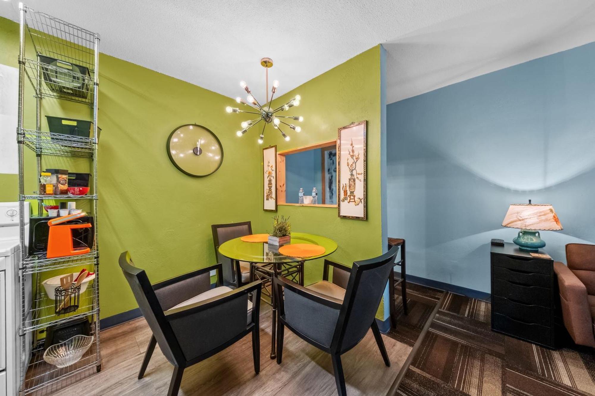 Blue Bell Apartment